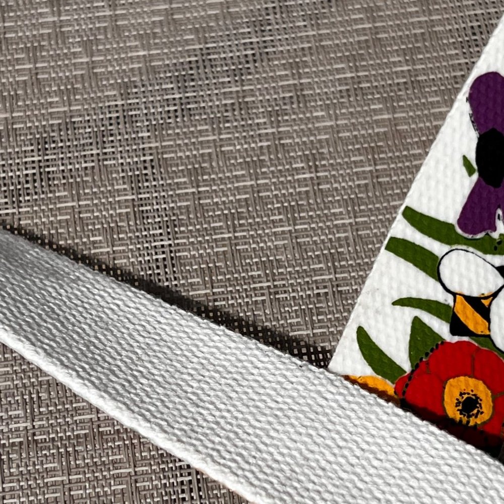 Relic Floral Belt White Multi 70s Vibe 42.5 in Silver Tone Buckle Bumblebee Boho - Picture 6 of 6